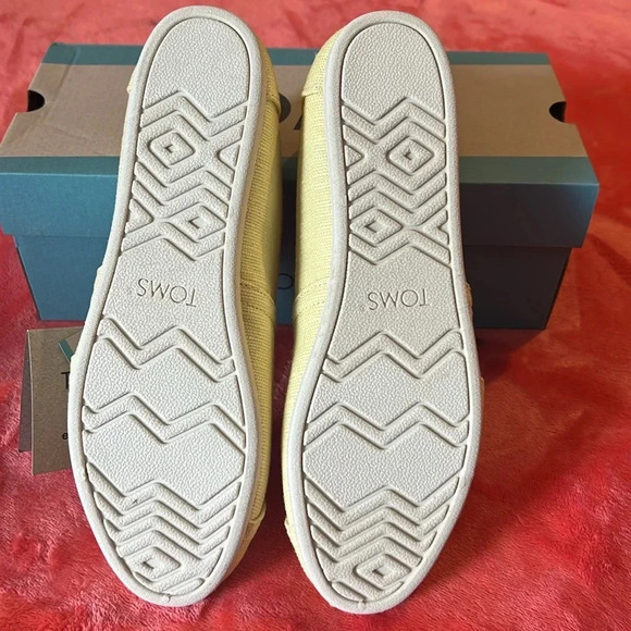 NWT** Toms Alpargata banana 🍌 yellow heritage canvas shoes size 9.5 women’s NWT - Picture 4 of 9